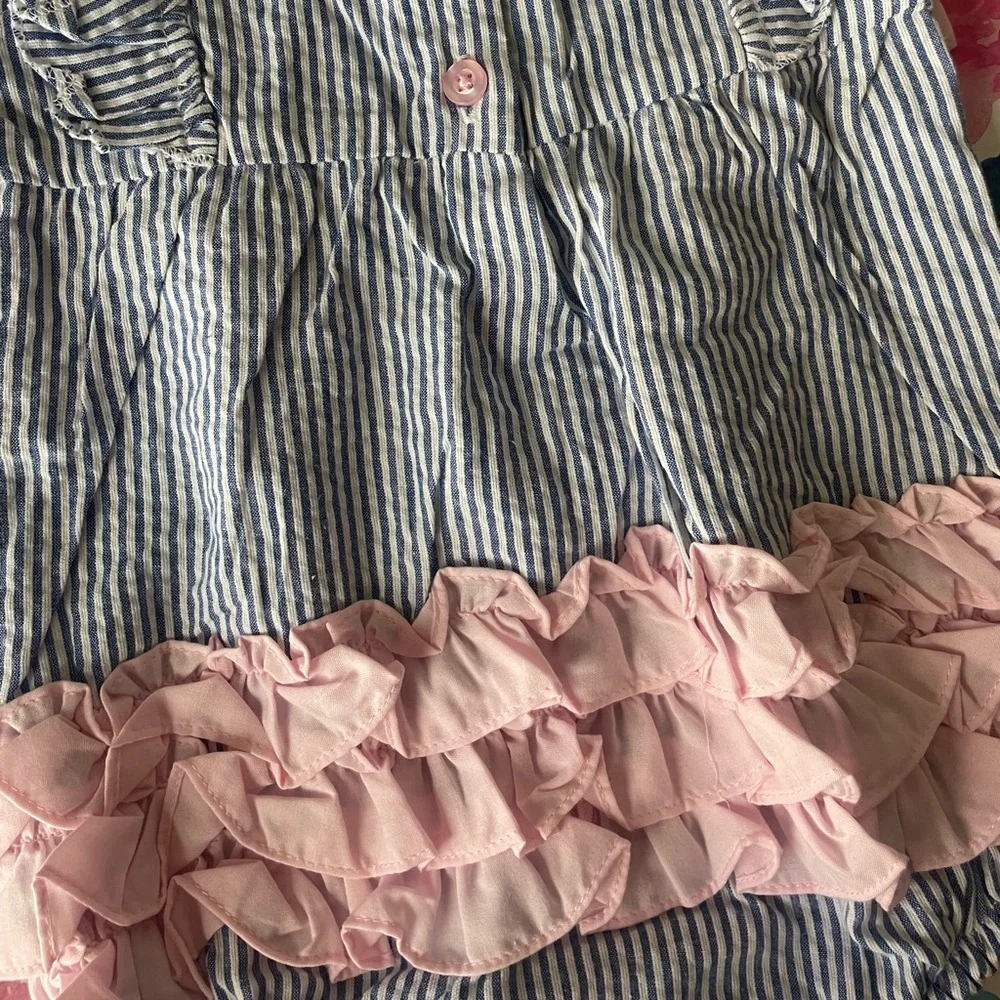 Ruffle butts seersucker striped ruffle romper - Picture 7 of 7